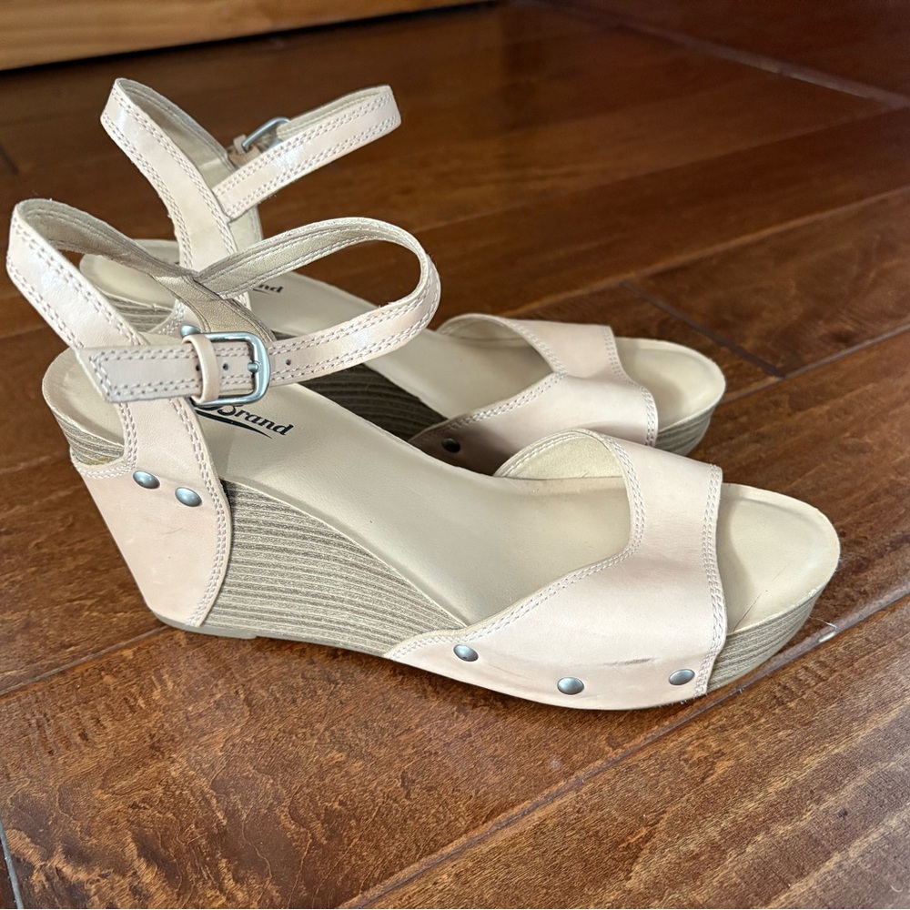 Lucky Brand Women's Nude Wedge Sandals size 9, 4 inch